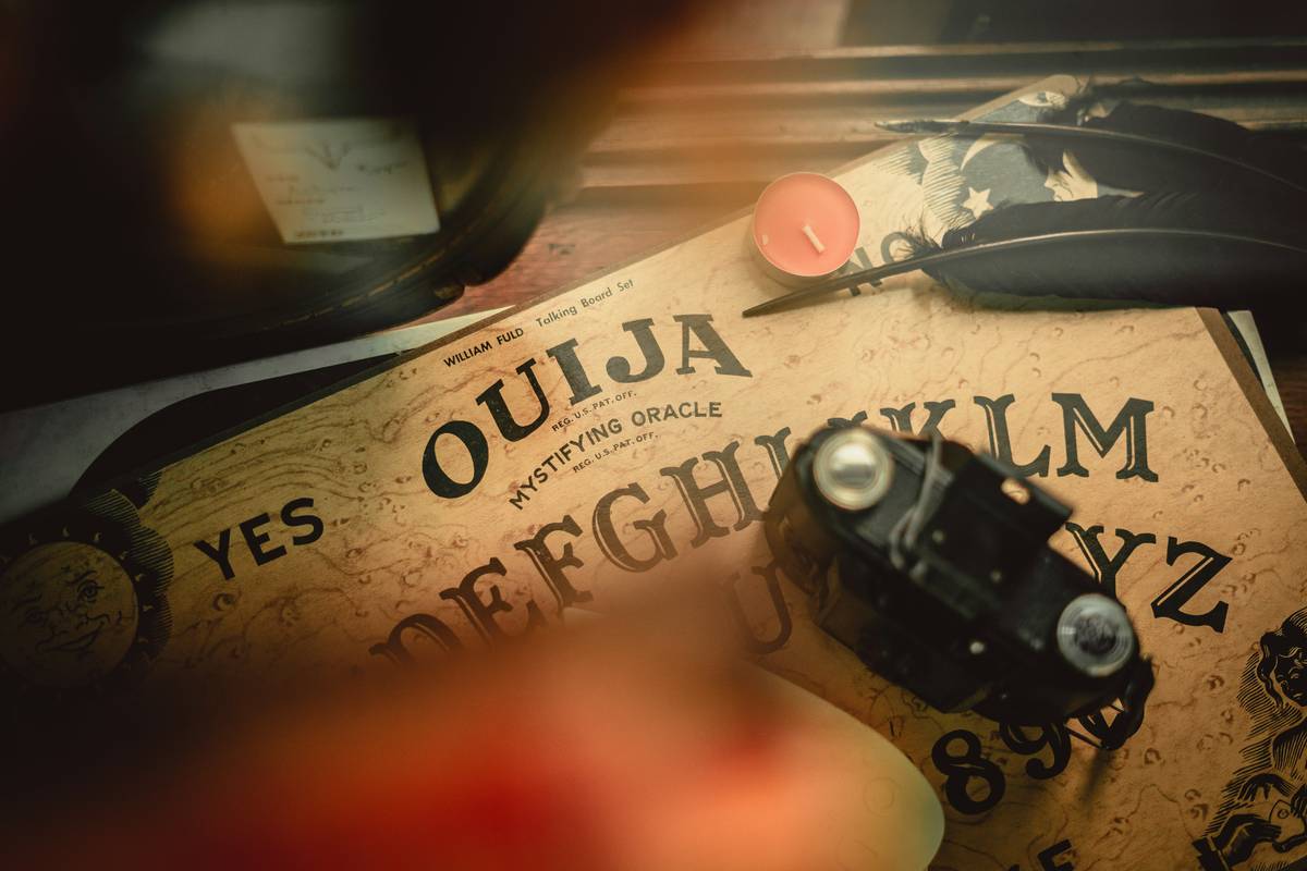 Occult Criminal Investigation: When Supernatural Clues Crack Real Cases